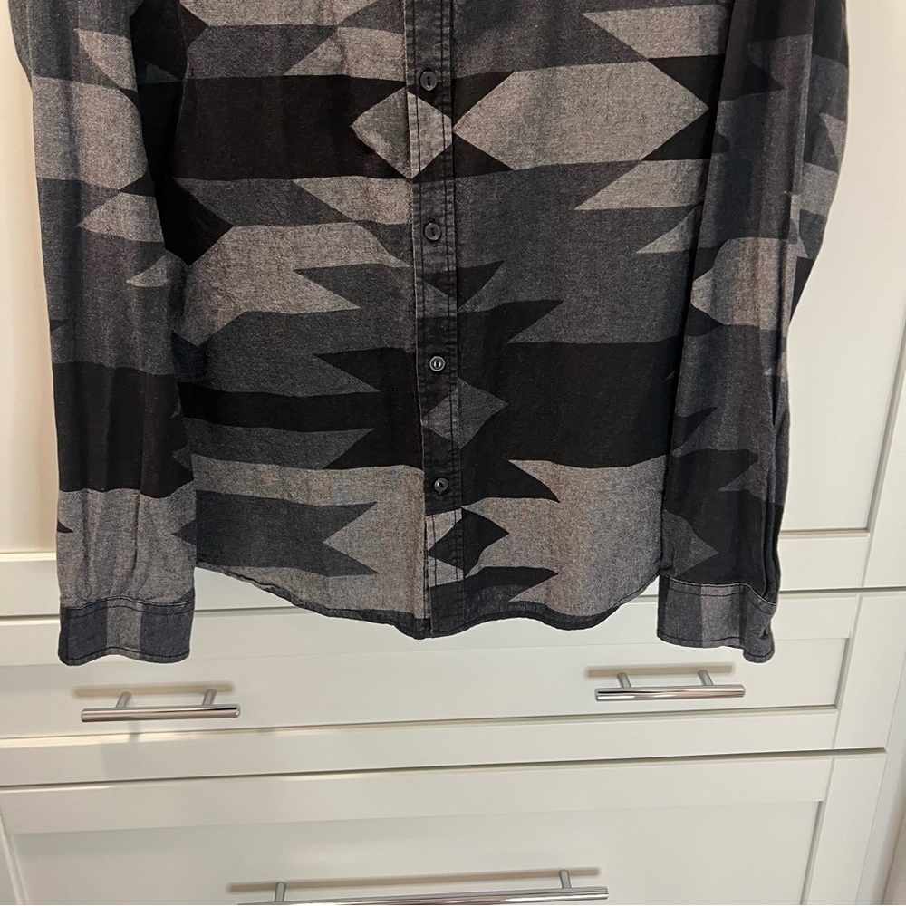 Vintage ONLY & SONS Charcoal and Black Slim Western Aztec Shirt | Men's Large - Picture 5 of 11